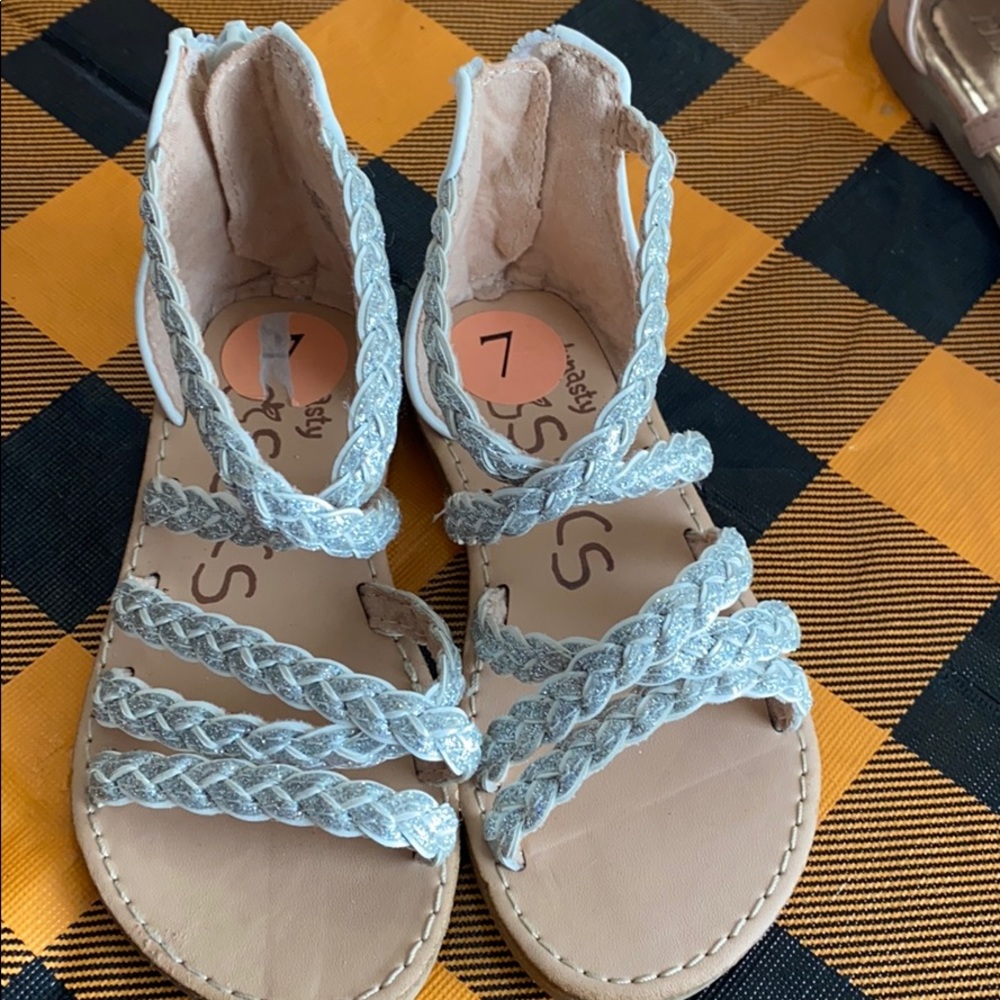 Toddler Girl size 7 brand New with out tags